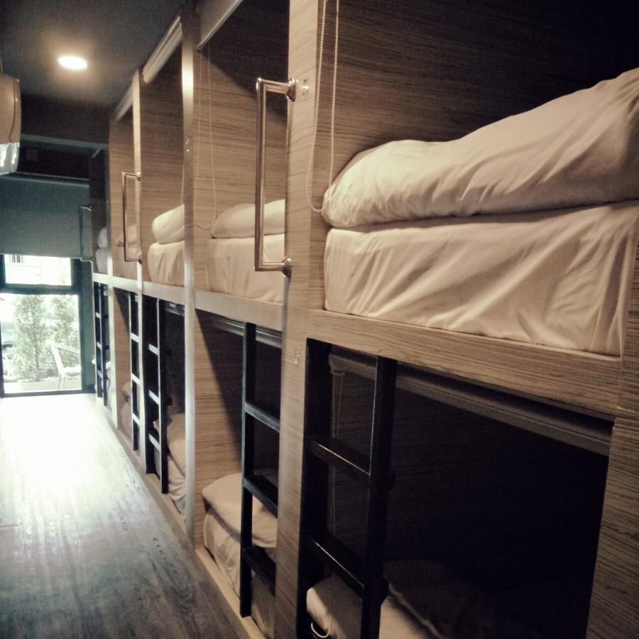 Badu Sukhumvit Dormitory กรุงเทพมหานคร ภายนอก รูปภาพ