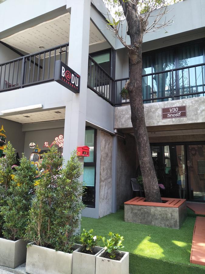 Badu Sukhumvit Dormitory กรุงเทพมหานคร ภายนอก รูปภาพ