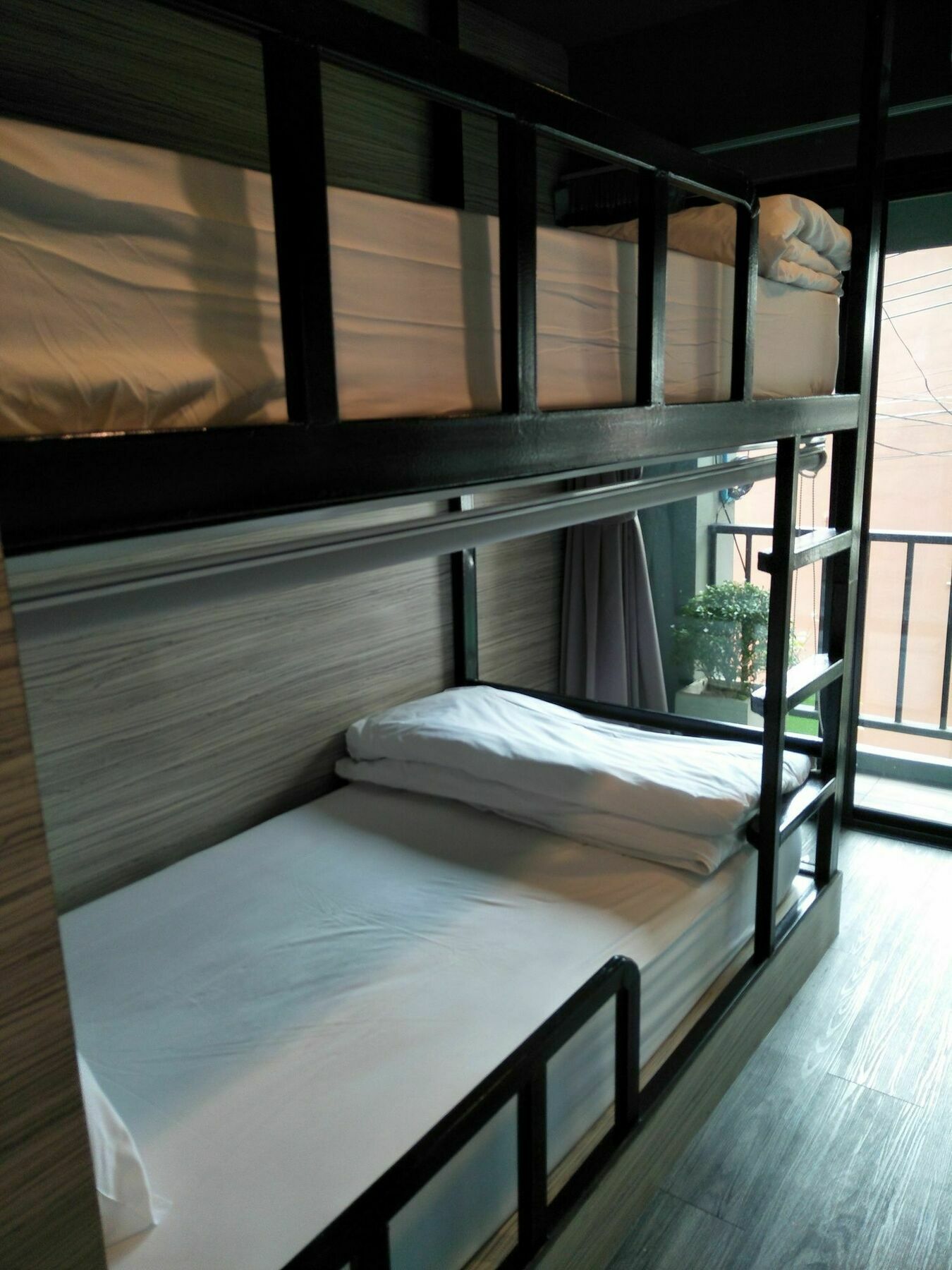 Badu Sukhumvit Dormitory กรุงเทพมหานคร ภายนอก รูปภาพ