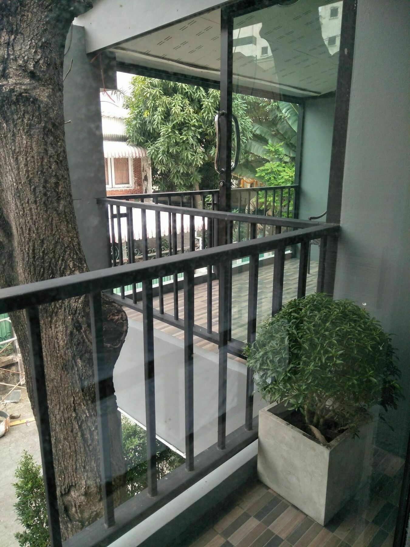 Badu Sukhumvit Dormitory กรุงเทพมหานคร ภายนอก รูปภาพ