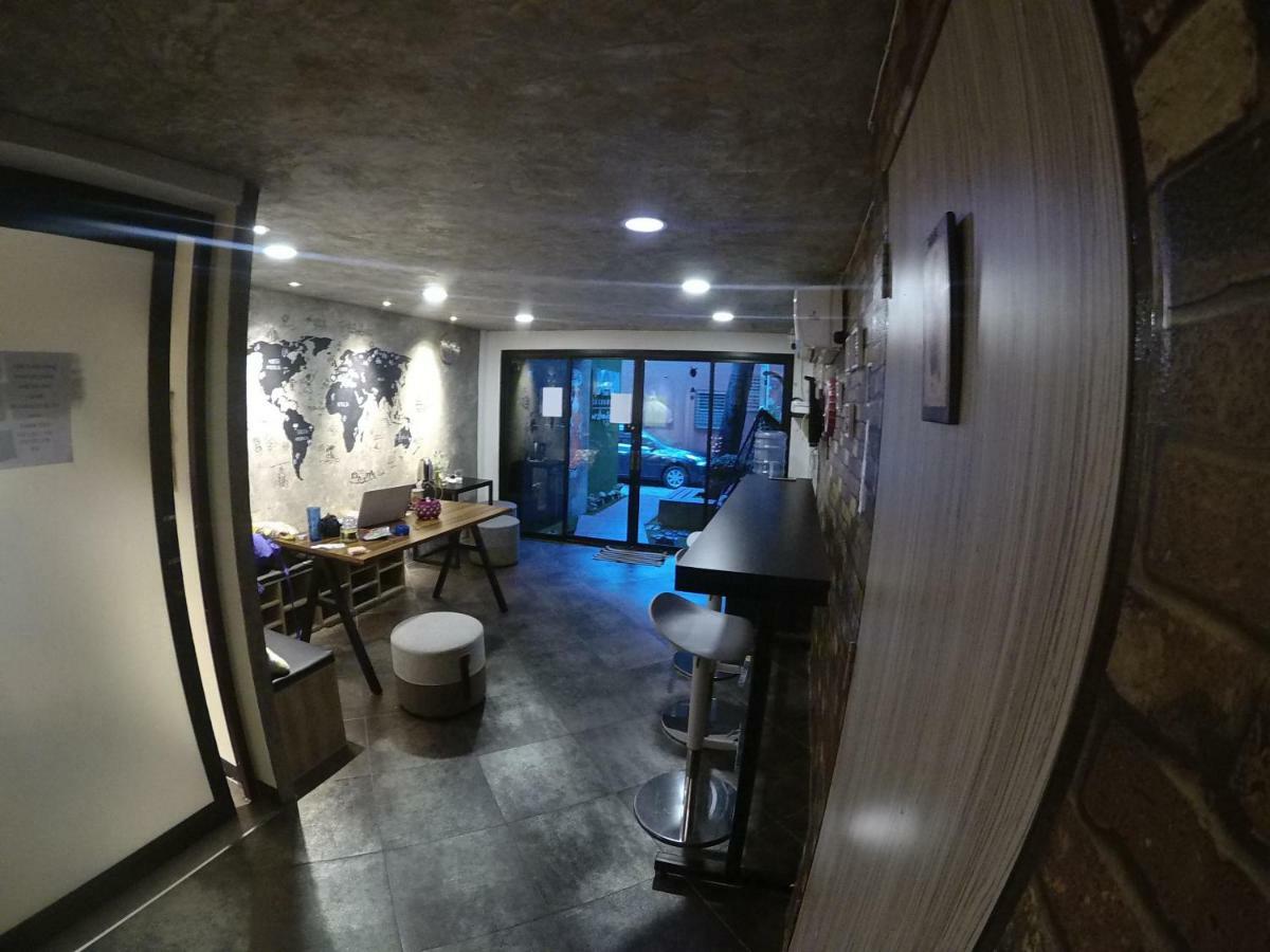 Badu Sukhumvit Dormitory กรุงเทพมหานคร ภายนอก รูปภาพ